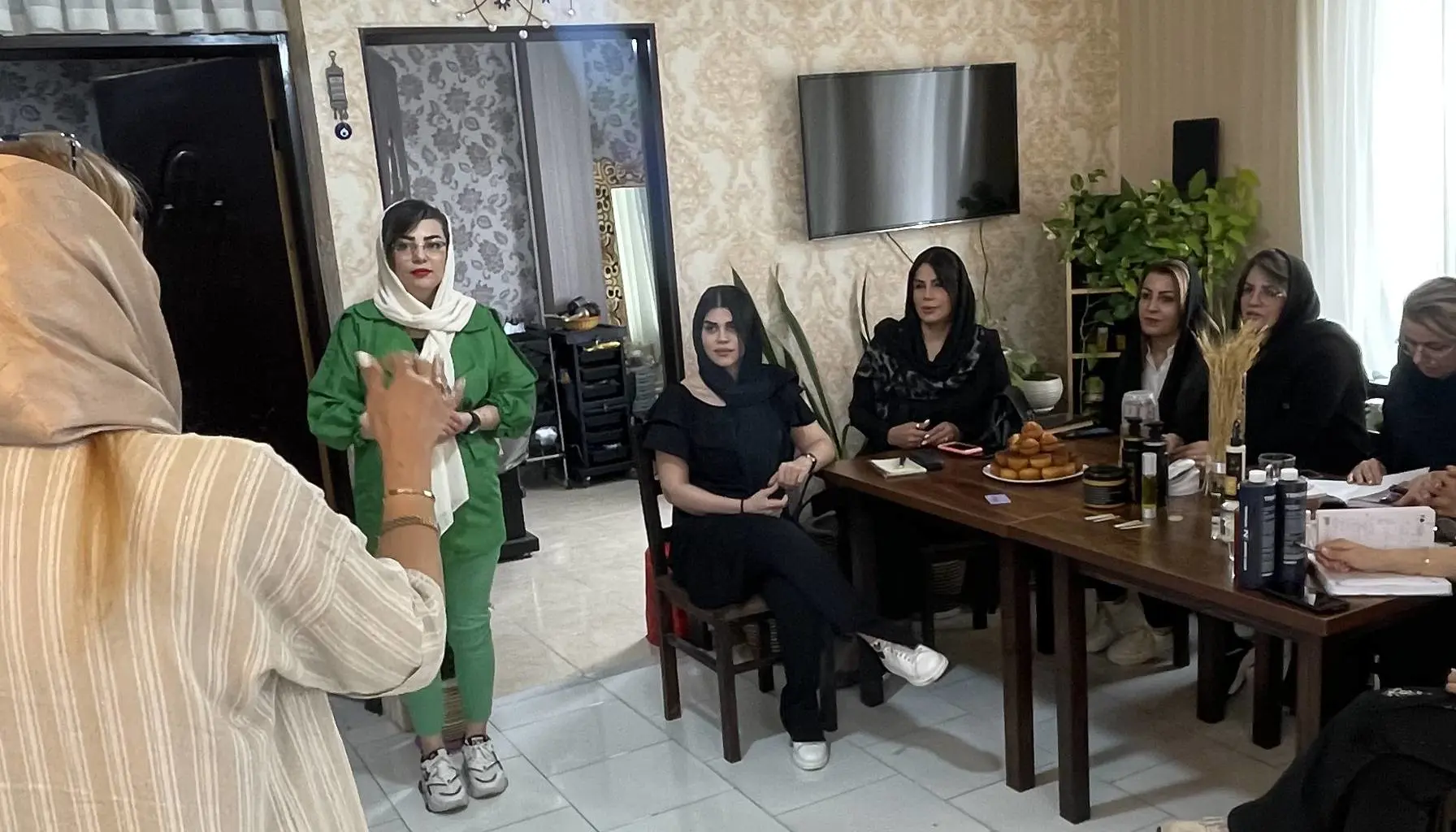 خدمات و آموزش
